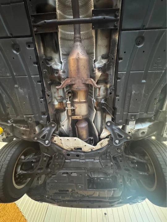 2012 Toyota Prius 3rd Gen - Image 16 of 20