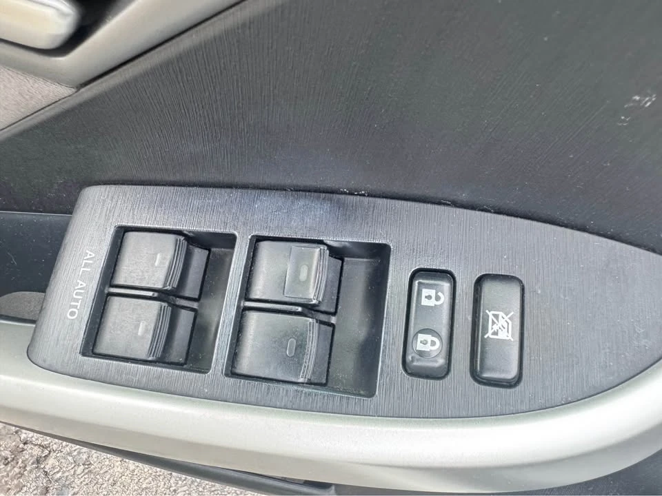 2012 Toyota Prius 3rd Gen - Image 17 of 20