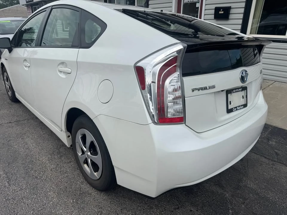 2012 Toyota Prius 3rd Gen - Image 4 of 20