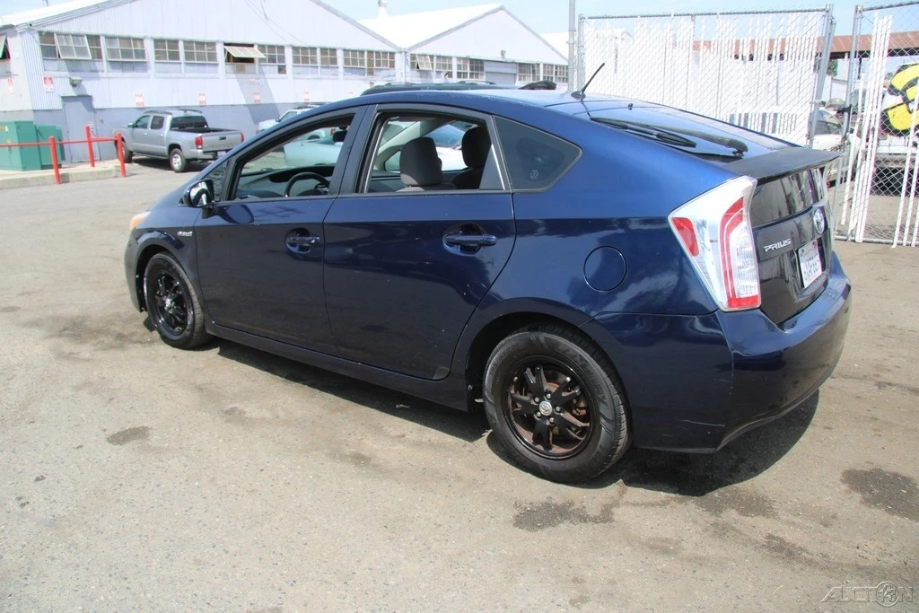 2012 Toyota Prius 3rd Gen - Image 5 of 21