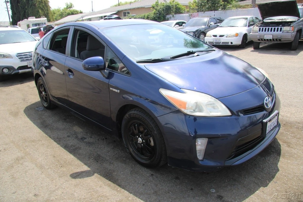 2012 Toyota Prius 3rd Gen - Image 10 of 21