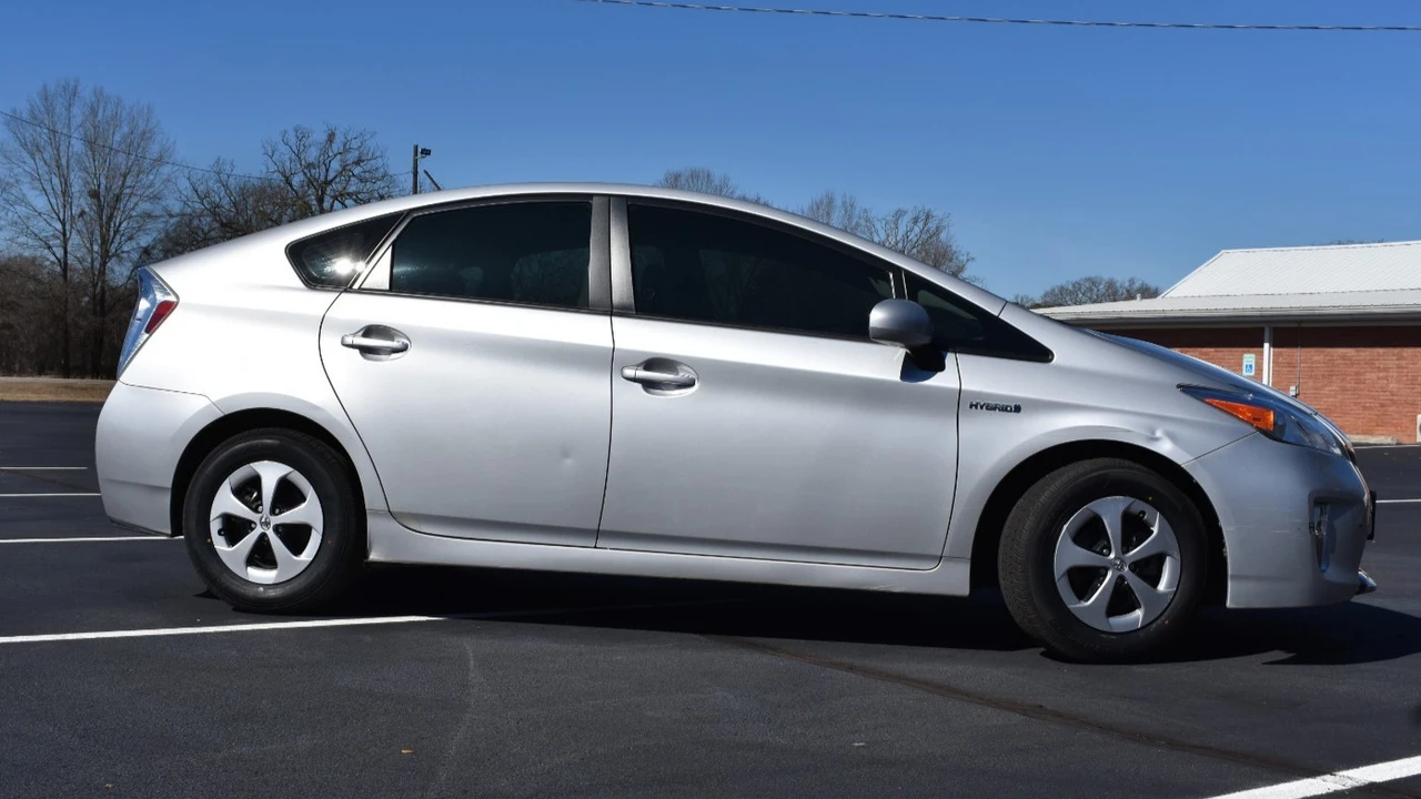 2012 Toyota Prius 3rd Gen - Image 7 of 20