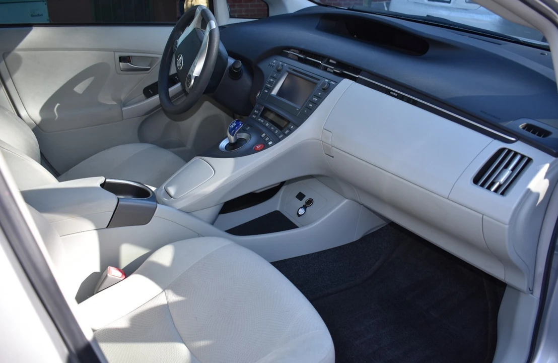 2012 Toyota Prius 3rd Gen - Image 12 of 20