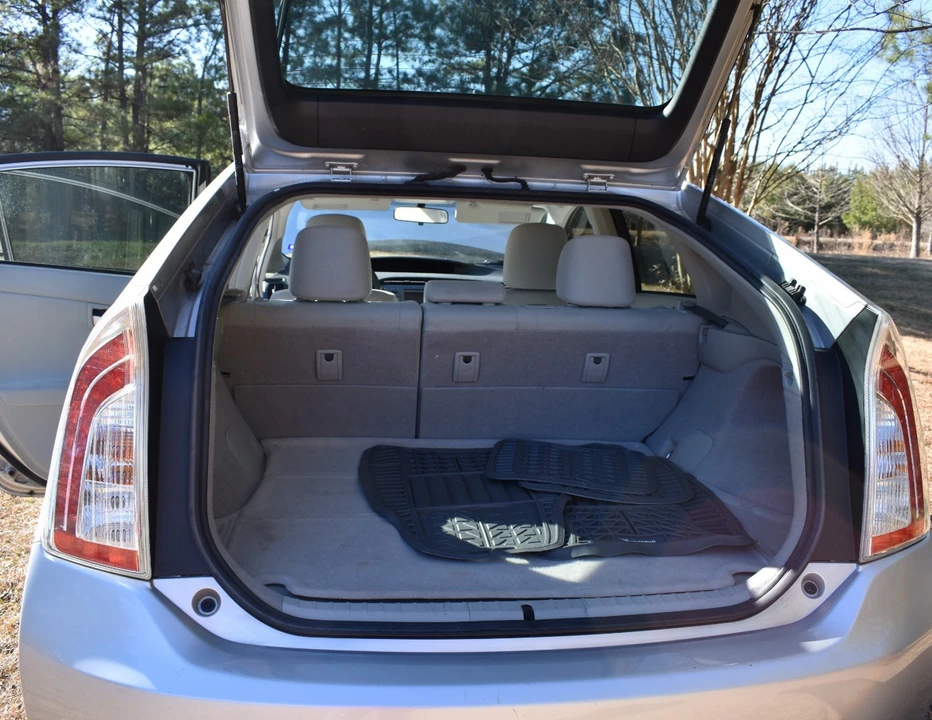 2012 Toyota Prius 3rd Gen - Image 17 of 20