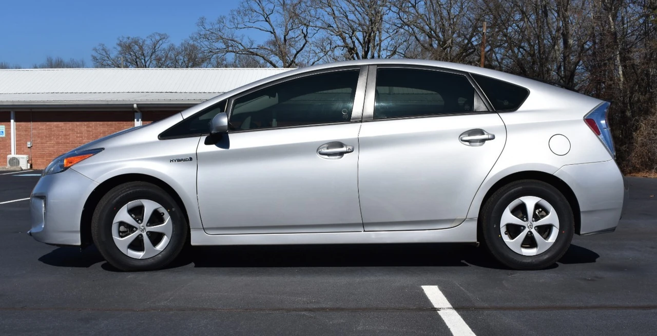 2012 Toyota Prius 3rd Gen - Image 3 of 20