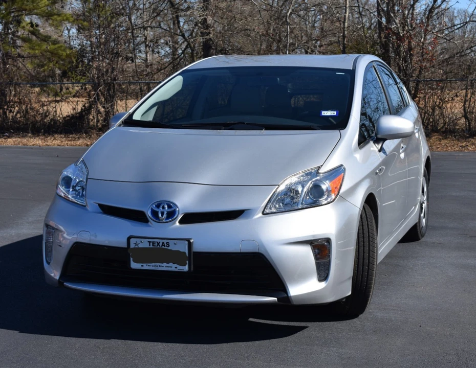 2012 Toyota Prius 3rd Gen - Image 2 of 20