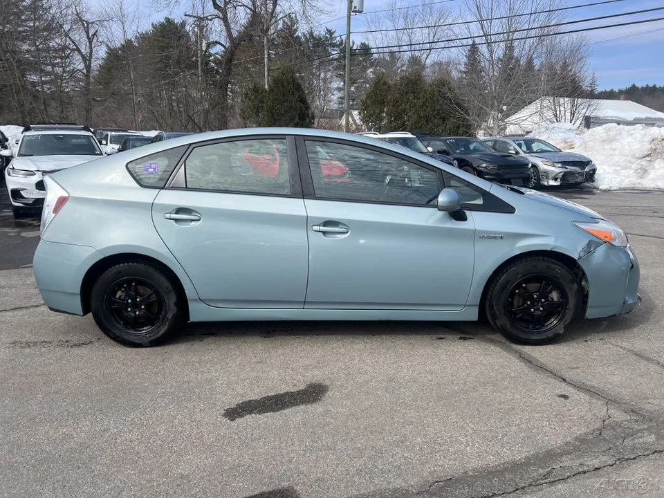 2012 Toyota Prius 3rd Gen - Image 2 of 12