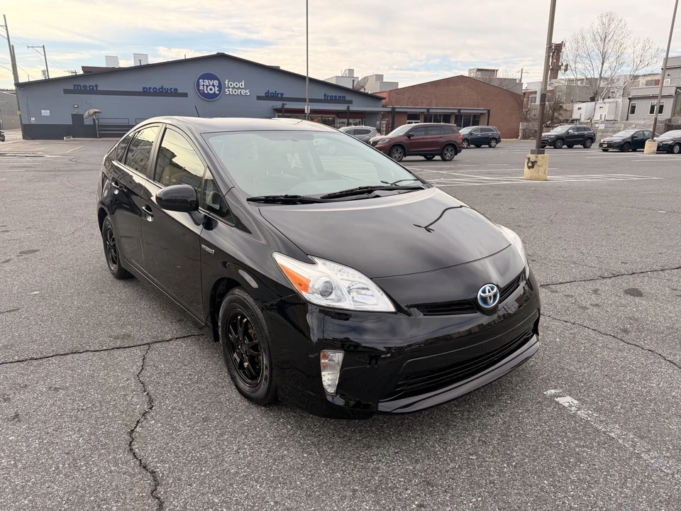 2012 Toyota Prius 3rd Gen - Image 5 of 19