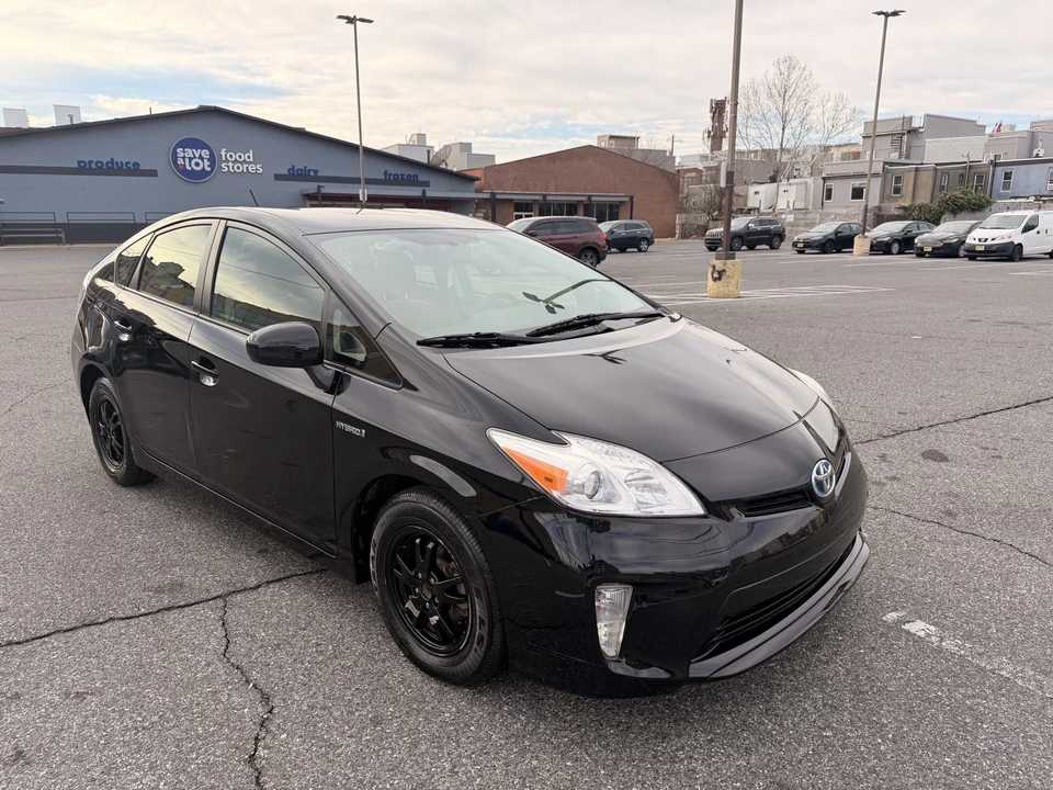 2012 Toyota Prius 3rd Gen - Image 2 of 19
