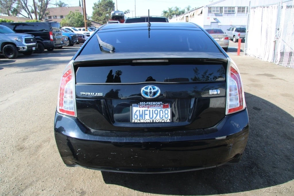 2012 Toyota Prius 3rd Gen - Image 5 of 21