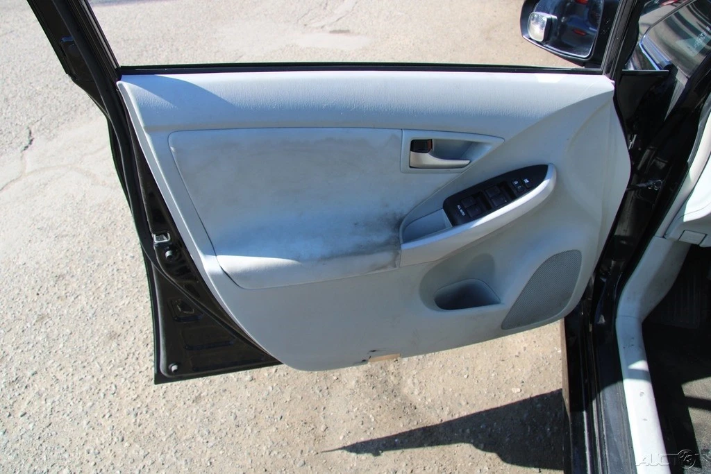 2012 Toyota Prius 3rd Gen - Image 10 of 21