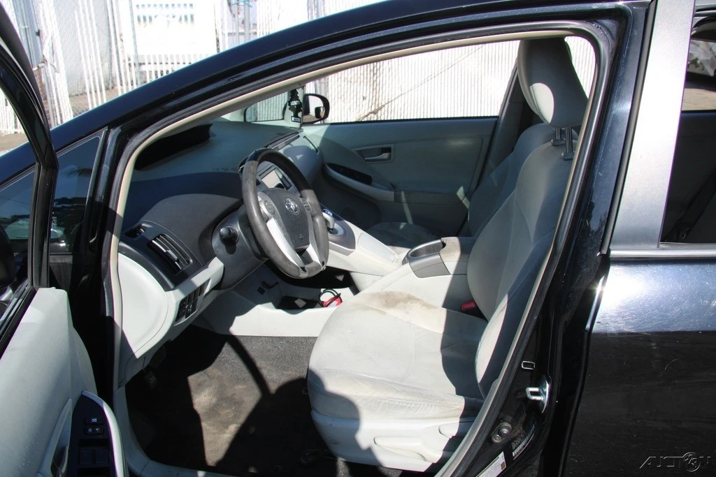 2012 Toyota Prius 3rd Gen - Image 11 of 21