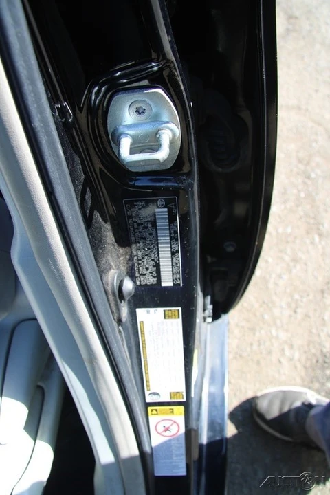 2012 Toyota Prius 3rd Gen - Image 9 of 21