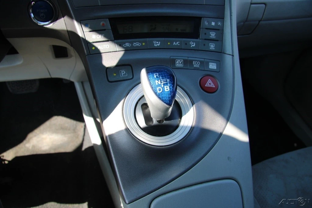 2012 Toyota Prius 3rd Gen - Image 16 of 21