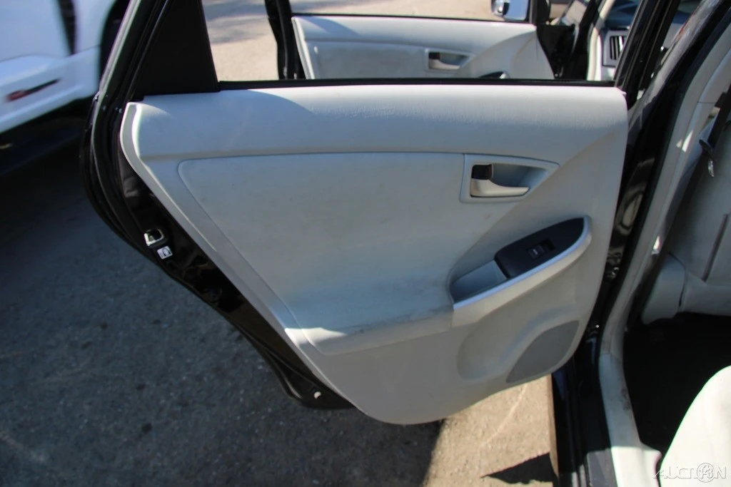 2012 Toyota Prius 3rd Gen - Image 17 of 21
