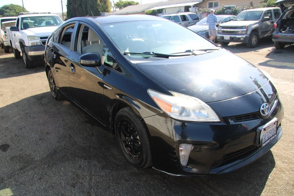 2012 Toyota Prius 3rd Gen - Image 8 of 21