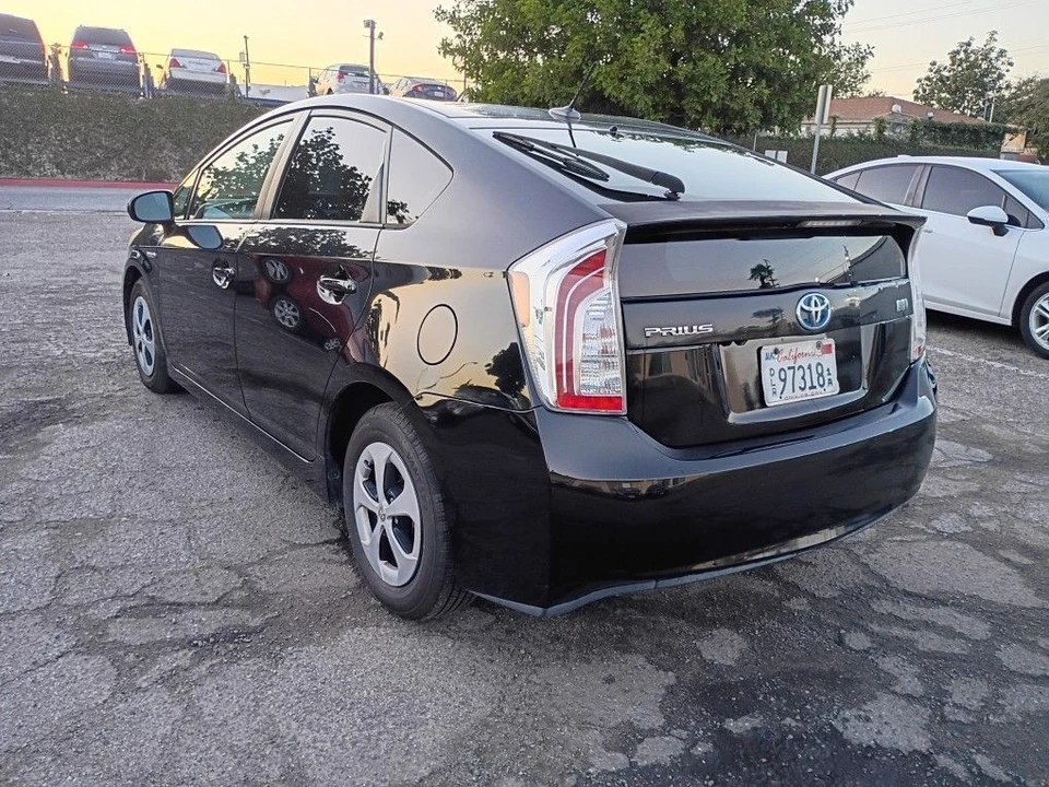 2012 Toyota Prius 3rd Gen - Image 3 of 10