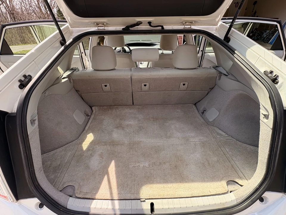 2012 Toyota Prius 3rd Gen - Image 19 of 20