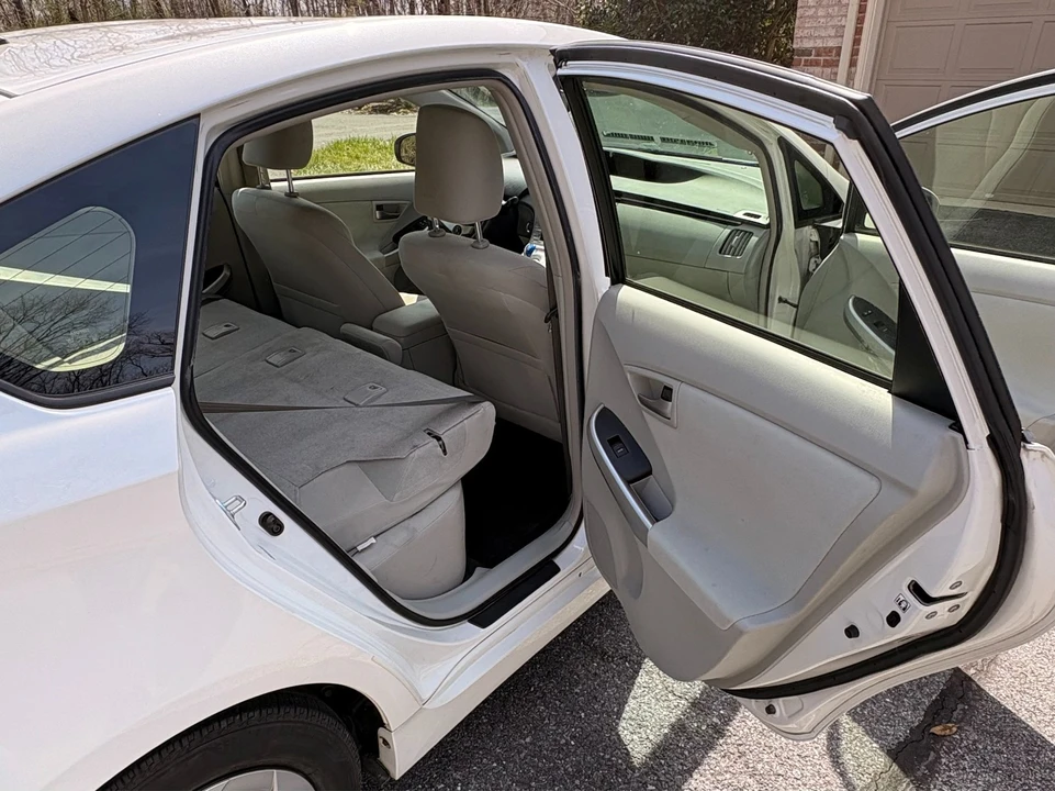 2012 Toyota Prius 3rd Gen - Image 11 of 20