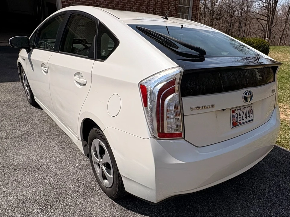 2012 Toyota Prius 3rd Gen - Image 8 of 20