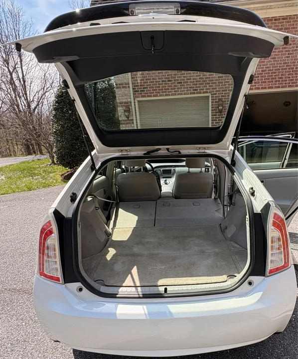 2012 Toyota Prius 3rd Gen - Image 12 of 20