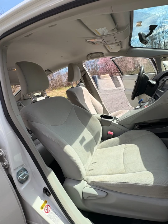 2012 Toyota Prius 3rd Gen - Image 16 of 20