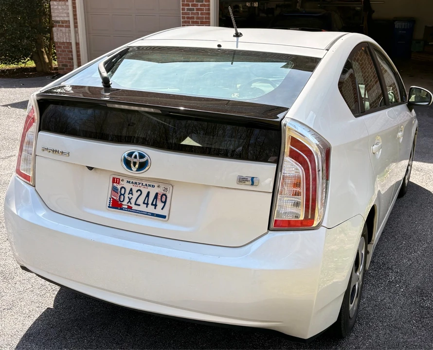 2012 Toyota Prius 3rd Gen - Image 9 of 20