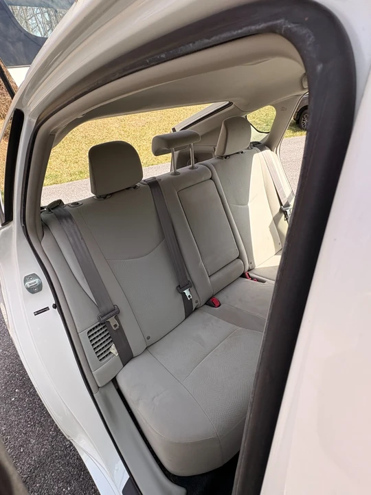 2012 Toyota Prius 3rd Gen - Image 17 of 20
