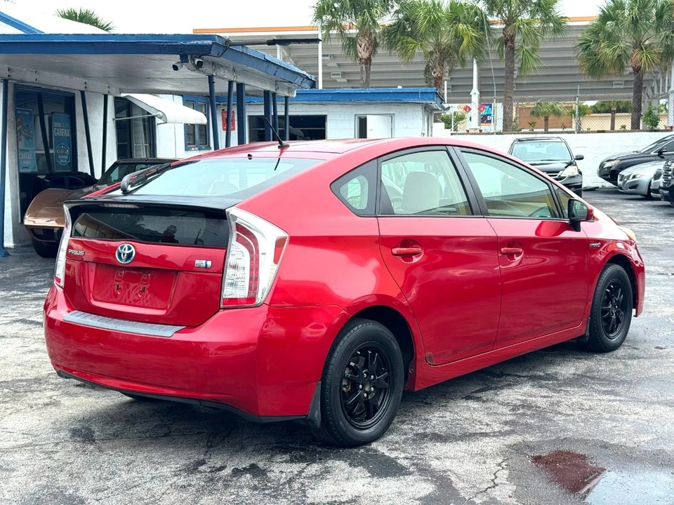 2012 Toyota Prius 3rd Gen - Image 17 of 21