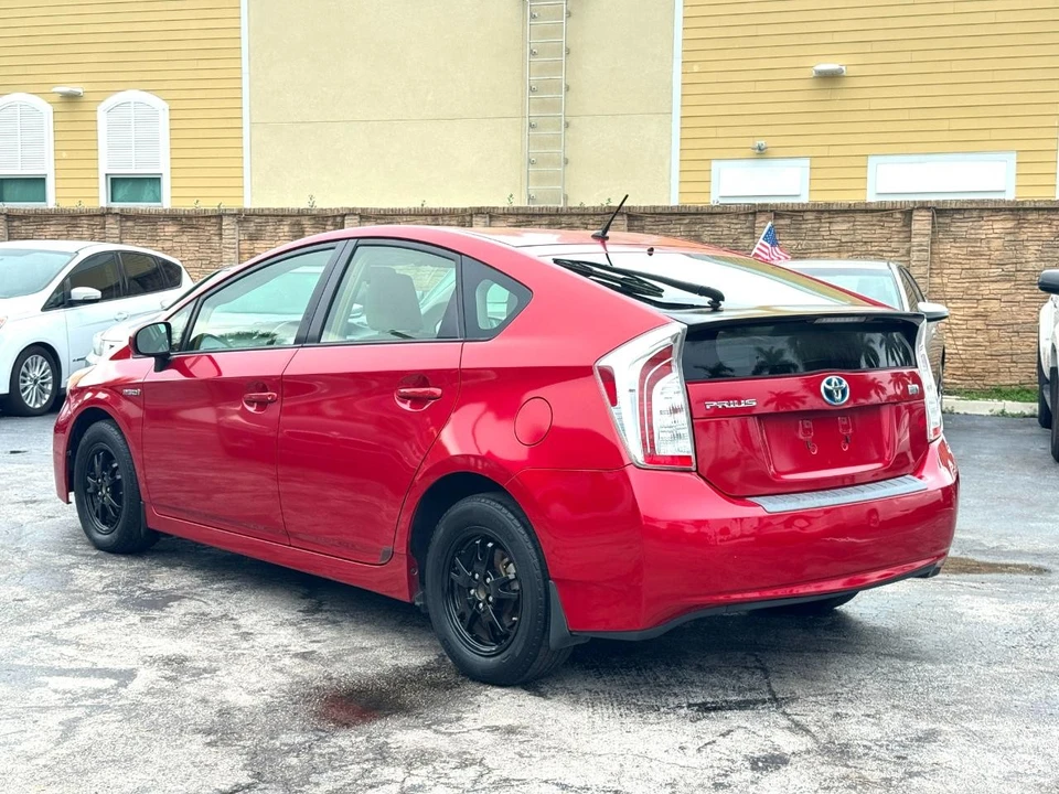 2012 Toyota Prius 3rd Gen - Image 16 of 21