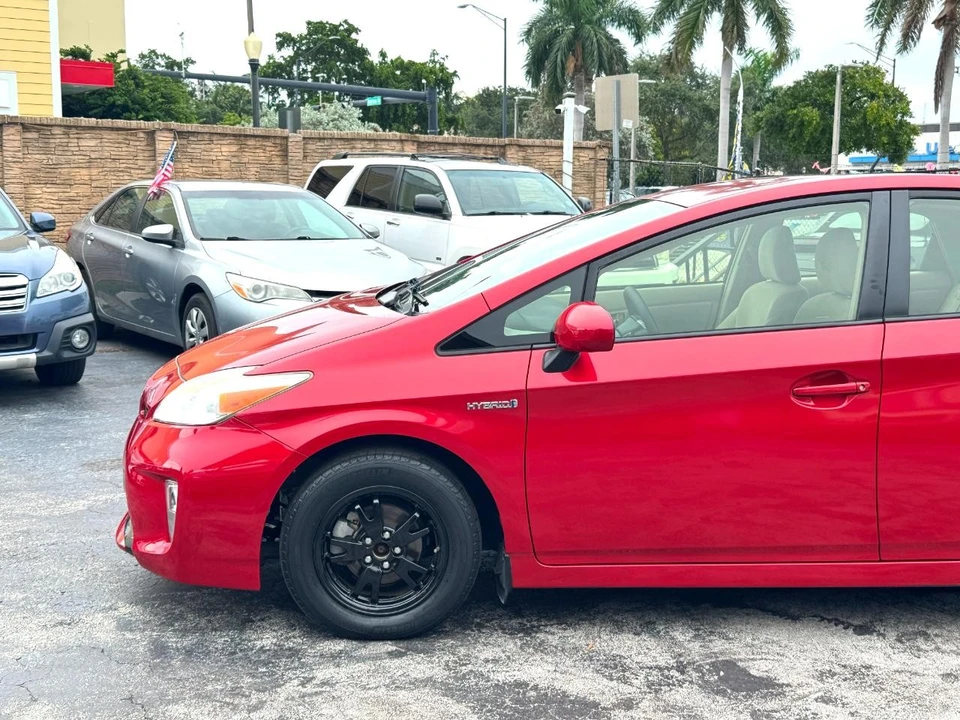 2012 Toyota Prius 3rd Gen - Image 10 of 21