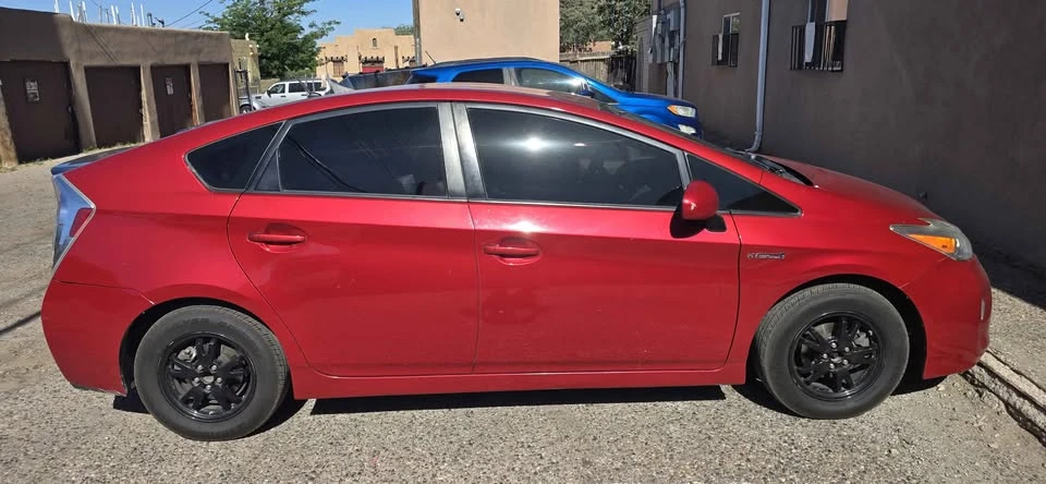 2012 Toyota Prius 3rd Gen - Image 4 of 7