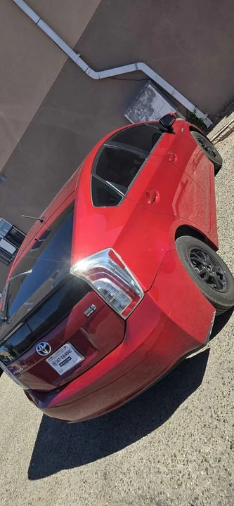 2012 Toyota Prius 3rd Gen - Image 5 of 7