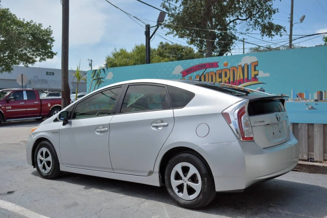 2012 Toyota Prius 3rd Gen - Image 6 of 12