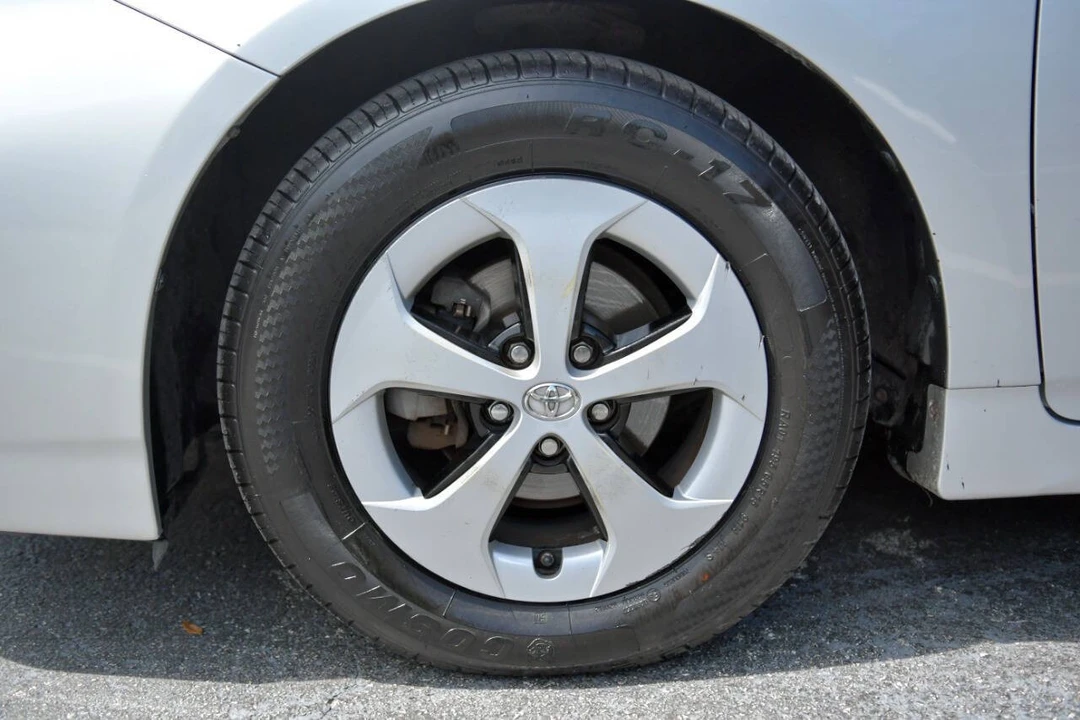 2012 Toyota Prius 3rd Gen - Image 10 of 12