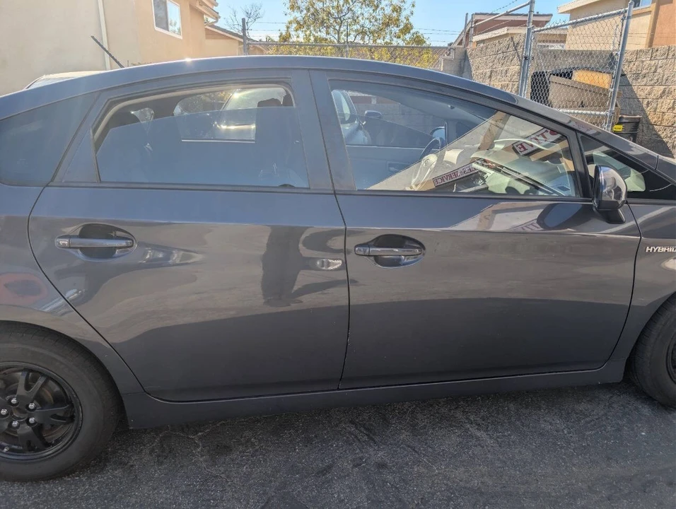 2012 Toyota Prius 3rd Gen - Image 9 of 13