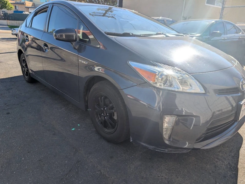 2012 Toyota Prius 3rd Gen - Image 8 of 13