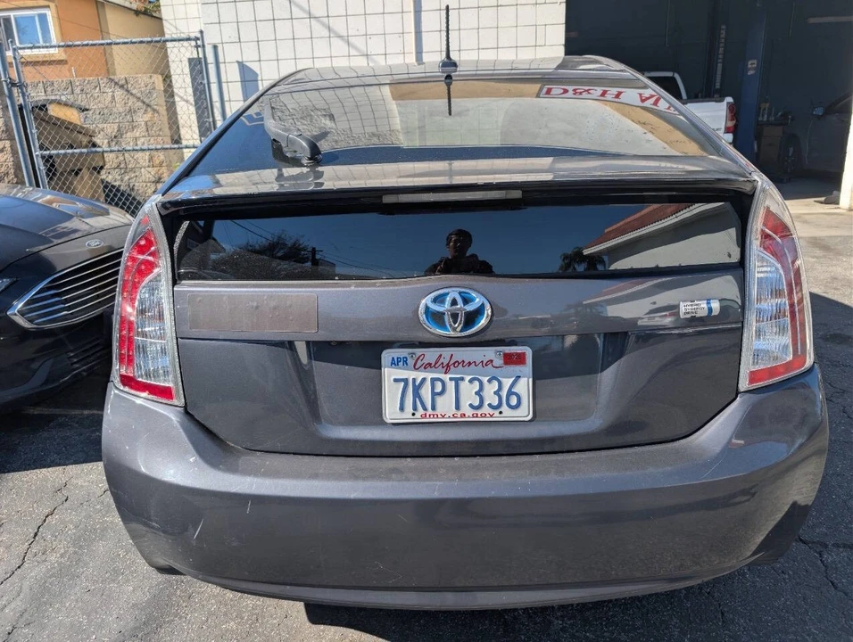 2012 Toyota Prius 3rd Gen - Image 6 of 13