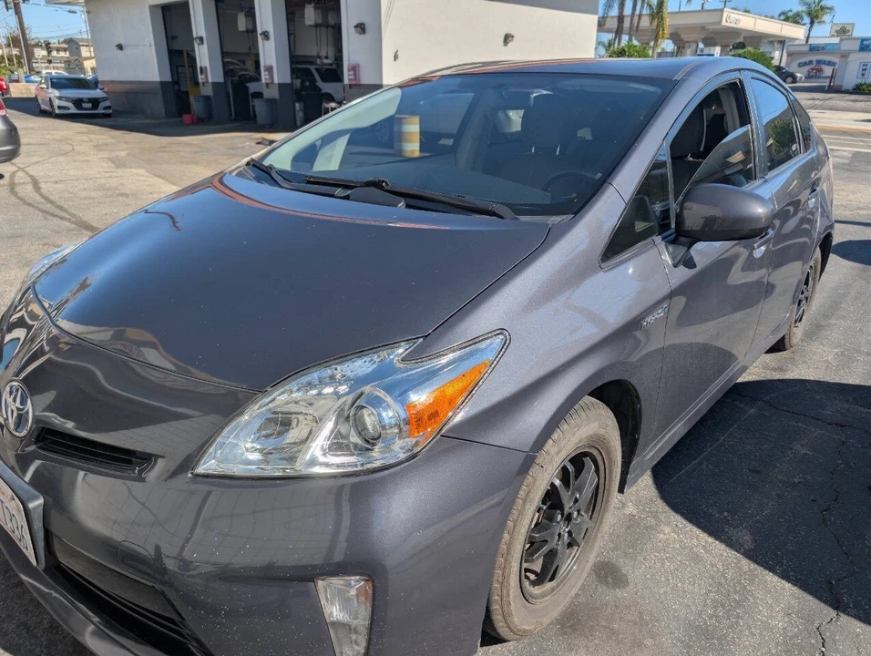2012 Toyota Prius 3rd Gen - Image 3 of 13