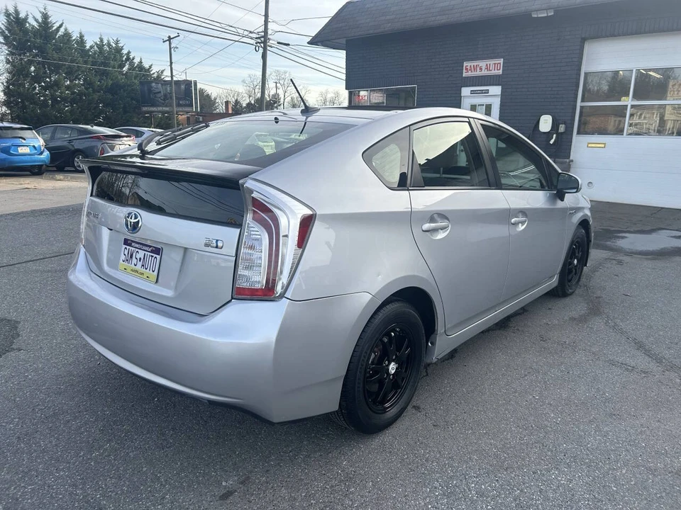 2012 Toyota Prius 3rd Gen - Image 5 of 21