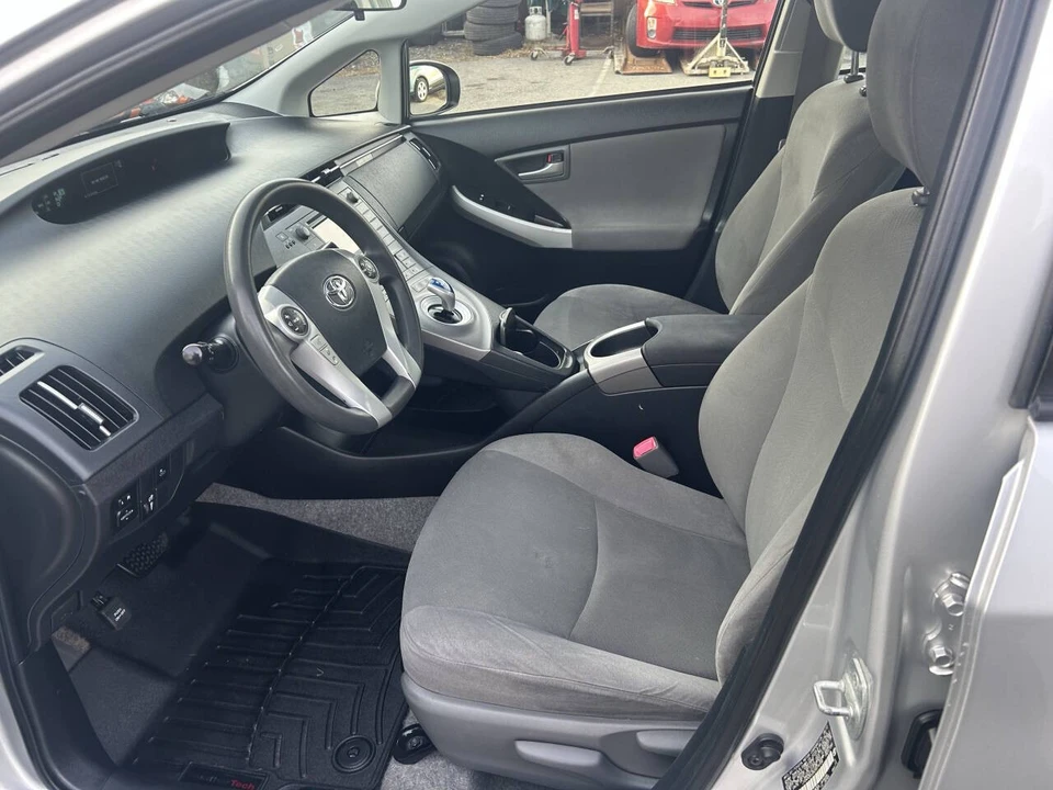2012 Toyota Prius 3rd Gen - Image 12 of 21