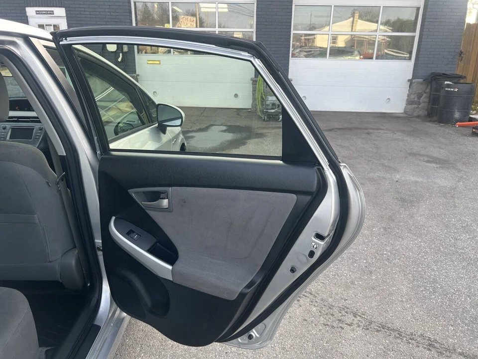 2012 Toyota Prius 3rd Gen - Image 11 of 21