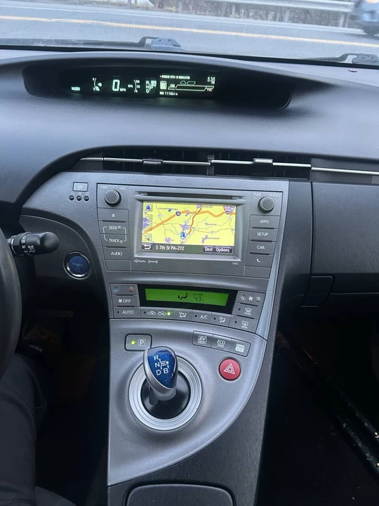 2012 Toyota Prius 3rd Gen - Image 14 of 21