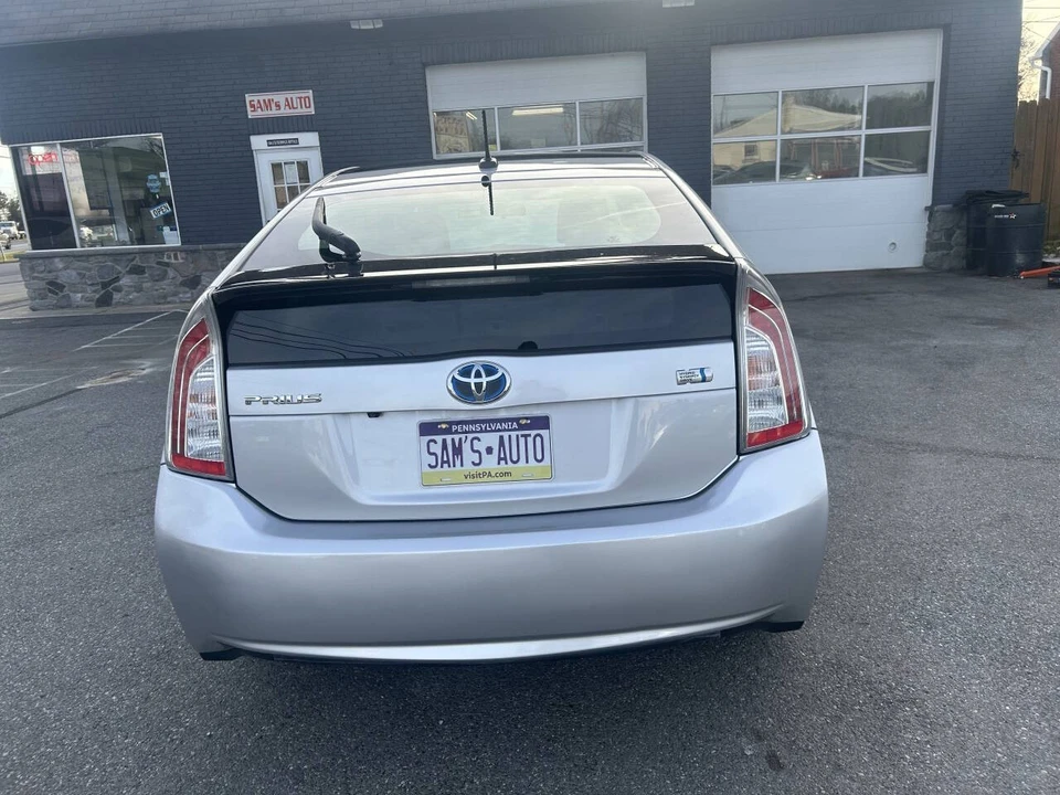 2012 Toyota Prius 3rd Gen - Image 6 of 21