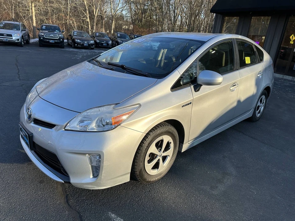 2012 Toyota Prius 3rd Gen - Image 4 of 21