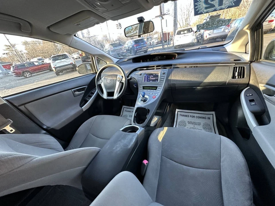 2012 Toyota Prius 3rd Gen - Image 20 of 21