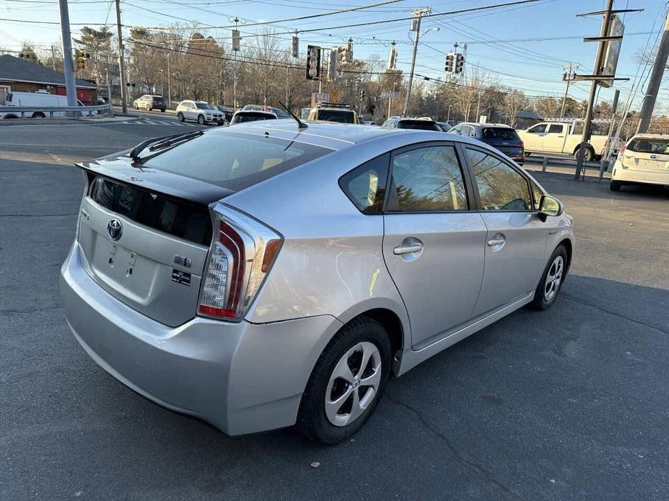 2012 Toyota Prius 3rd Gen - Image 8 of 21