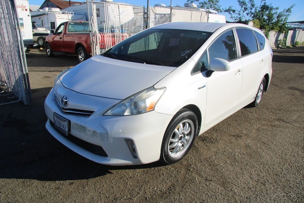 2012 Toyota Prius 3rd Gen - Image 2 of 21