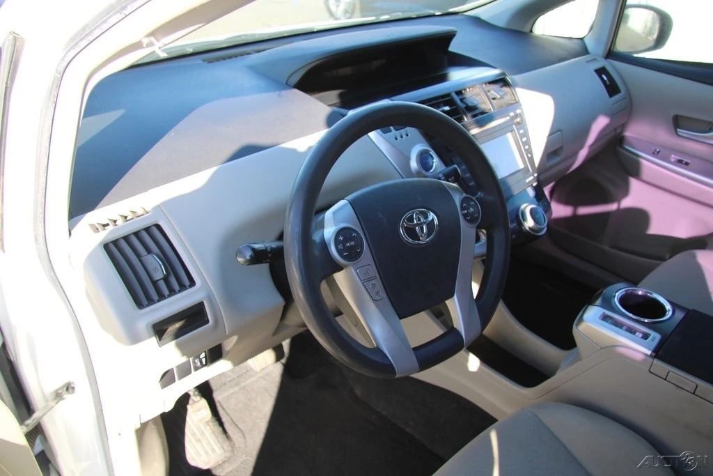 2012 Toyota Prius 3rd Gen - Image 13 of 21