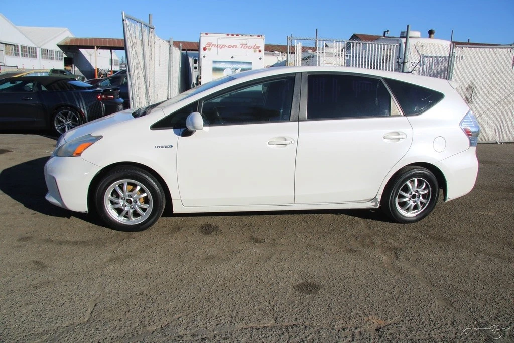 2012 Toyota Prius 3rd Gen - Image 3 of 21